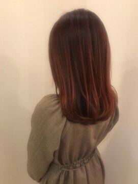 モルニ(MORNI) チェリーレッド_マロンベージュ Aラインボブ かきあげ