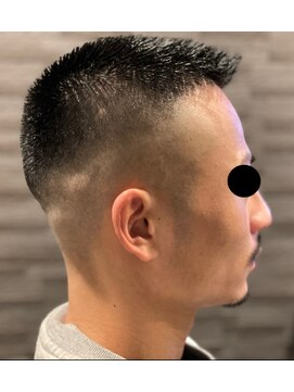 エグゼグティブクラブ 麻布十番(EXECUTIVE CLUB) スポーツ刈り風スキンフェード