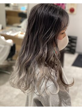 アヴァンス 京橋店(AVANCE) エアータッチバレイヤージュ/コントラストあるホワイトシルバー