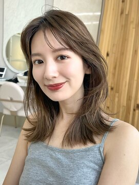 アフロートリノ(AFLOAT Leino) 小顔ヘルシーレイヤースタイル透明感カラー【修】20代30代40代