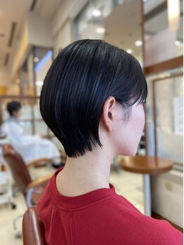 ラルゴ(Largo)の写真/【正雀駅徒歩5分】大人ショートが人気◎骨格や髪質に合わせたカットで、どこから見ても綺麗なシルエット♪