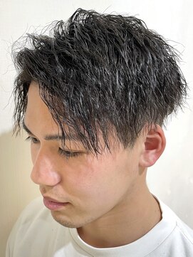 ビューブルー 亀戸錦糸町(VIEW BLUE) 無造作ツイストスパイラル/センターパートカルマパーマ