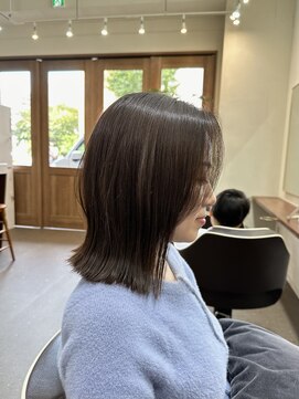 ポピイズ(POPPIES) ミディアムスタイル【外ハネボブ】