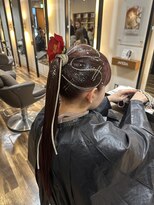 ブローチェアヴェダ 成人式ヘア［カチモリ/タイトヘア/お呼ばれ/結婚式/ヘアセット］