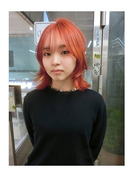 ノラ シブヤ(NORA) グランジヘアミディアムレイヤーウルフカット