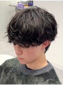 シャドウパーマ黒髪マッシュウルフショート2ブロックビジネス