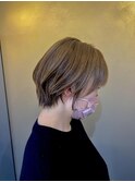 ショートヘア×ベージュ