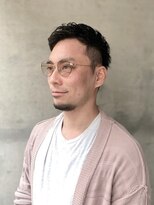 イナフ(ENUFF)&nbsp;くせ毛を活かしたアップバングスタイル