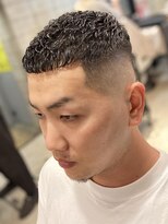 フランクス バーバー ウエストトウキョウ 吉祥寺店(FRANK’S BARBER WEST TOKYO)&nbsp;スパイキーショートブルーブラックフェザーパーマサーフカール