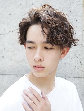フィフス トウキョウ (fifth TOKYO) 渋谷波巻きパーマメンズカットスパイラルパーマセンターパート