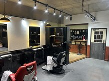 スタイリッシュな店内