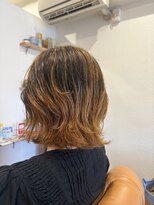 スノウ(snow)&nbsp;毛先ぬきっぱなしなクセ仕様な白髪ぼかし