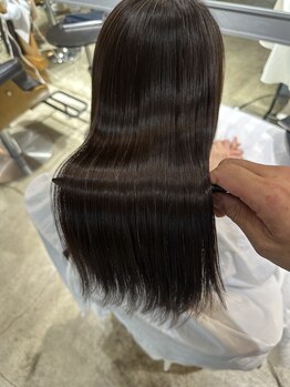 ジルコ ZiRCOの写真/よりナチュラルで扱いやすい自然なフォルム☆技術に間違いなし！自然なうる艶ストレート髪へ♪
