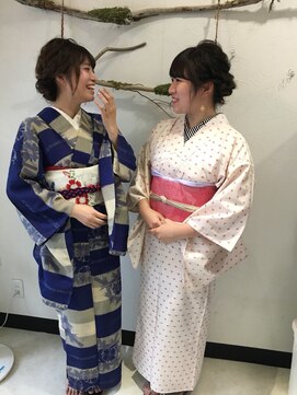 ヘアセットサロンエッジ(Edge) お着物で街歩きシニヨンアップスタイル