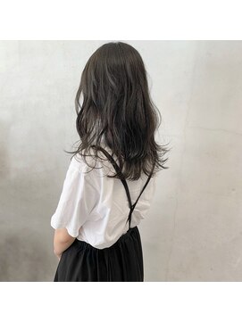 ミント(mint) 透明感、暗髪グレー!