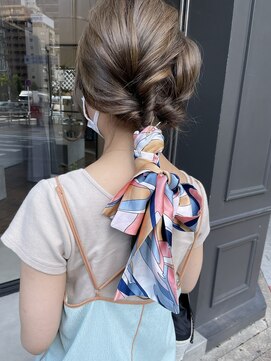 ヘアーアイスカルテット(HAIR ICI QUARTET) アレンジ 編み下ろし スカーフ ミルクティベージュ