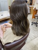 キュオンシア(CUEON. ciea)&nbsp;柔らかレイヤースタイル×オリーブベージュ