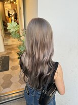 カルテット(Quartett)&nbsp;西海岸風サーフレイヤースタイル　ブリーチカラー