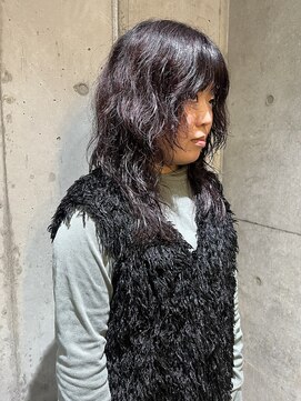 メーヴェ(Mowen) 赤髪パーマ