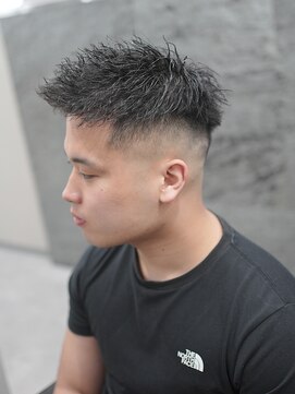 スラッシュ(SLASH) 短髪/スキンフェード/ツイストスパイラル/メンズパーマ/姫路