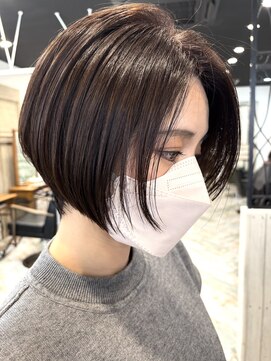 リノナ(Linona) ロングショートワンカールパーマカーキグレージュ前髪錦糸町