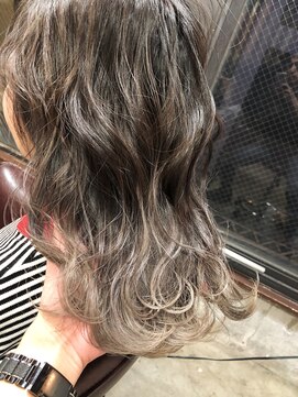 キー(key) ホワイトグラデーション