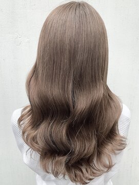 アフロート ディル(AFLOAT D'L) アフロート恵里　耳かけ　ウェーブパーマ　フォギーベージュ