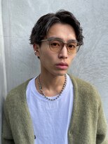 波巻きスパイラルパーマツーブロック刈り上げ