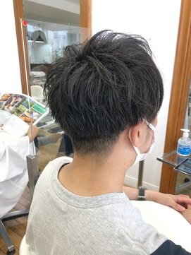 ヘッズ 本八幡店(HEADS) MEN'S HAIR  センターパート　ツイストスパイラル　コンマヘア