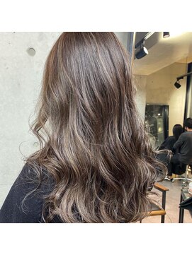 ウィリーベル 沖縄(WILLIE BELLE) 20代30代大人かわいい/グレージュカラー/ショートボブ/小顔/前髪