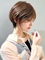 アンド ストーリーズ(&STORIES)&nbsp;前髪あり耳掛け丸みくびれショートボブ20代30代40代50代（蘭）