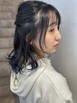 バズ(BUZZ) ハーフアップとダークグラデーションパープル