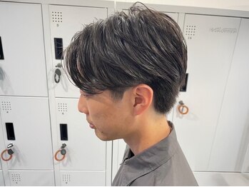 グランデュール 東静岡池田店(GRANDEUR)の写真/今ビジネスマンの予約が多いニュアンスパーマのセンターパートで、朝の時間も楽に◎[センターパート/韓国]