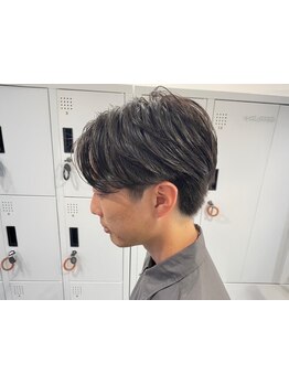 今ビジネスマンの予約が多いニュアンスパーマのセンターパートで、朝の時間も楽に◎[センターパート/韓国]