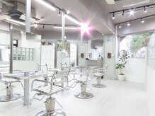 セリ ヘアサロン 表参道(ceri)の雰囲気（メンズが通いやすい雰囲気の店内【メンズヘア.メンズ韓国ヘア】）