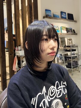 グラッド(GLAD.) ナチュラルウルフ/ミディアムウルフ/顔まわりレイヤーカット