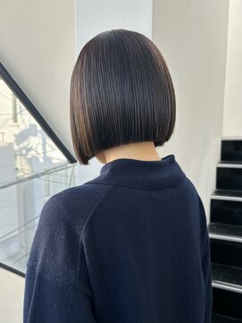ドロップ(drop) ぱつっと感　切りっぱなしボブ　黒髪ボブ　〈表参道　青山〉