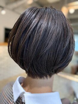 ドットエフ(.f)の写真/髪質改善トリートメントで、パサついた髪も艶やかな肌触りのいい質感に☆カラーや縮毛矯正との相性も◎