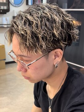 フィフス 栄(fifth) ツイストスパイラルパーマ×ハイライトで男らしいヘアに◎