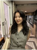 たっぷりレイヤーのウェーブパーマ