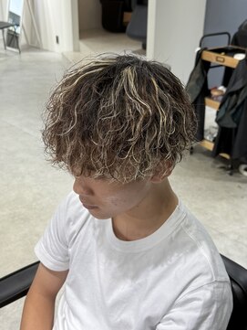 ハイプ(HYPE) フェザーパーマ/センターパート/シャドウパーマ/眉毛