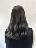 ワンダー(WONDER)&nbsp;白髪を「隠す」から「光に変える」大人カラー
