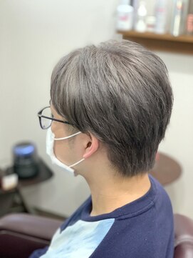 ヘアーギャラリー インディ(hair gallery indy) シルバーアッシュ　グレーアッシュ　グレージュ　ツーブロ