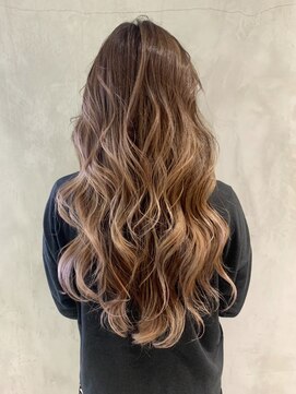 アイティーバイアルバム 下北沢店(IT by ALBUM) ハイライトロング_ツートンくびれヘア_ba260691