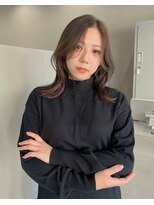 モノトーン(MONOTONE)&nbsp;外はねミディ