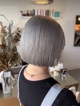 フレイムスヘアデザイン(FRAMES hair design) シルバーグレー×ミニボブ