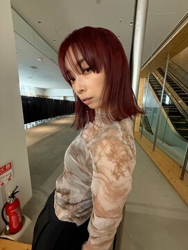 イトシテ 【ESSENCE OF LUXURY】 モードな赤髪　（担当　高橋）