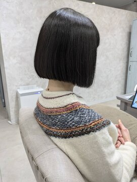 艶のあるボブヘア×オリーブブラック◇