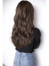 【ファッションカラー】透明感×ツヤ感で魅せる！幅広い年代の『なりたい』を叶える旬カラー