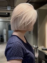 カート バイ デコ(Kurt by DECO) 【Mina】ホワイトブロンド